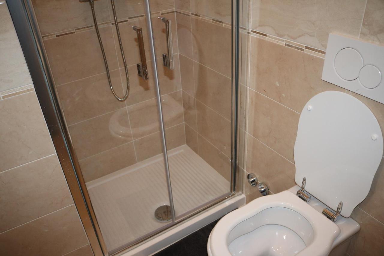 R.t. House's Albergue *